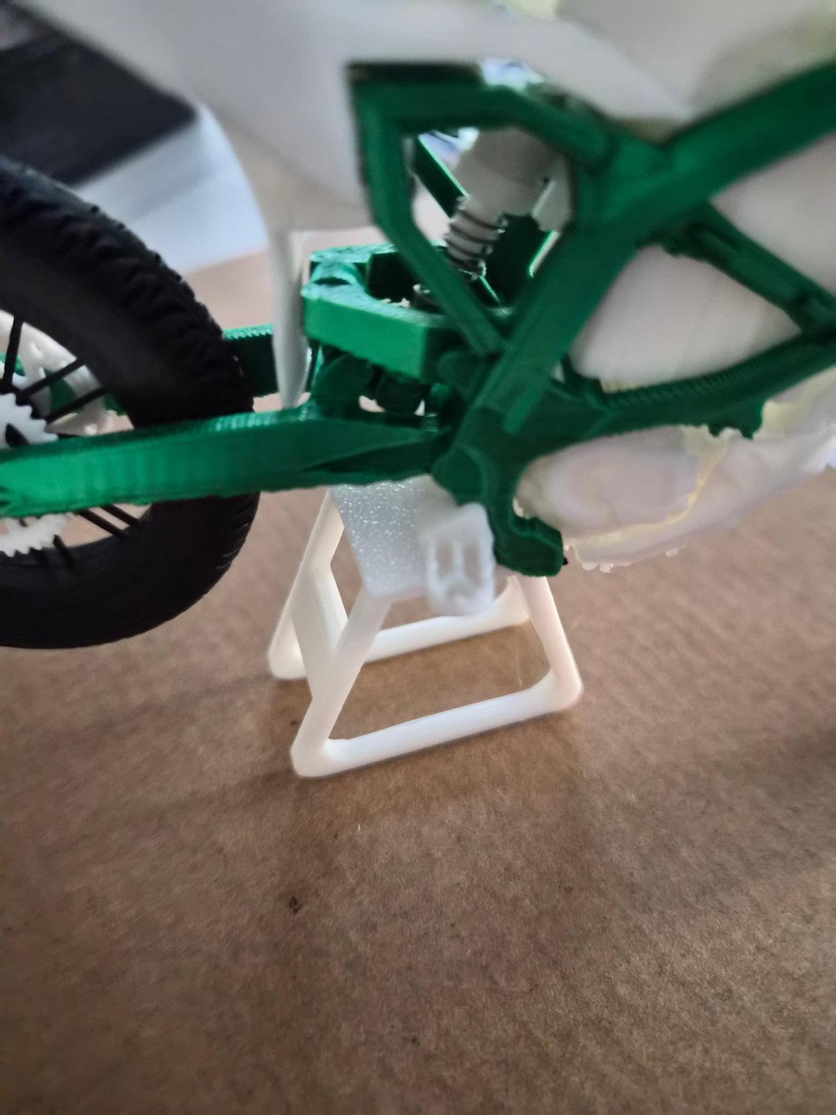 Mini Ultra Bee Model